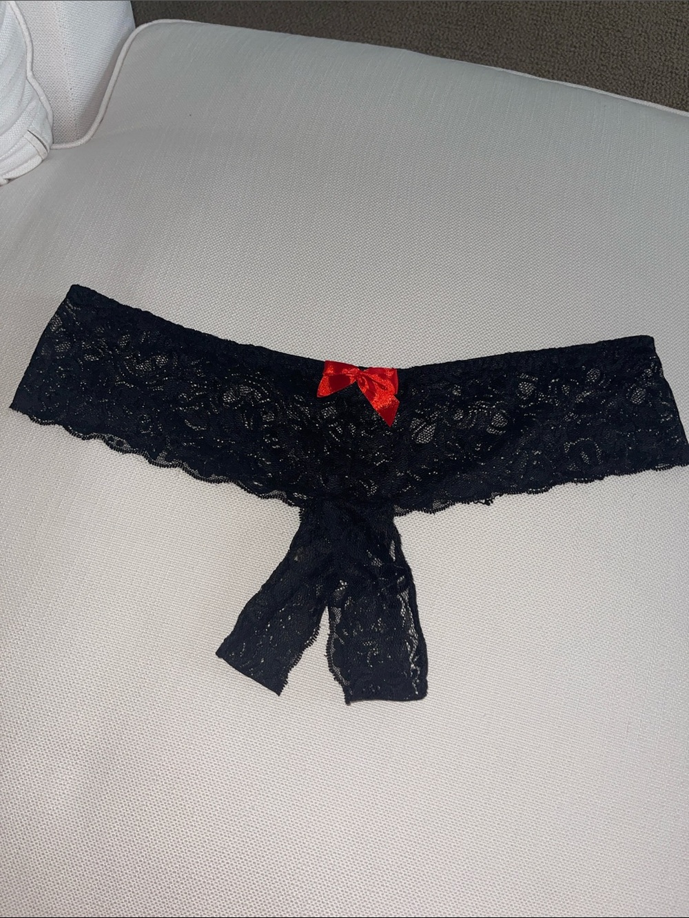 DREAMGIRL Black Lace Crotchless panties with red bows NWOT